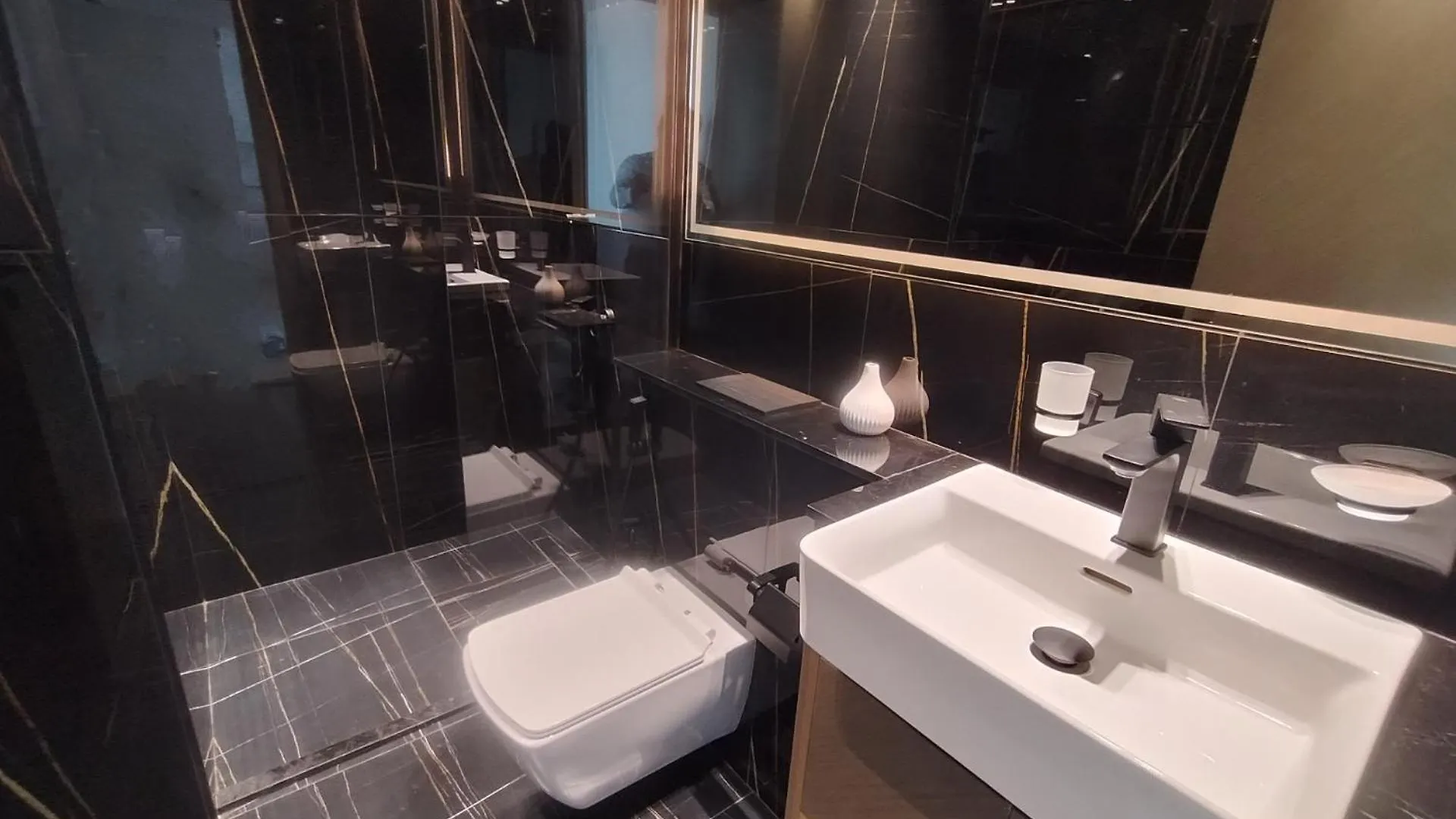Rbe Vacation Homes-Enjoy Marina View- Binghatti Corner Dubai Apartment