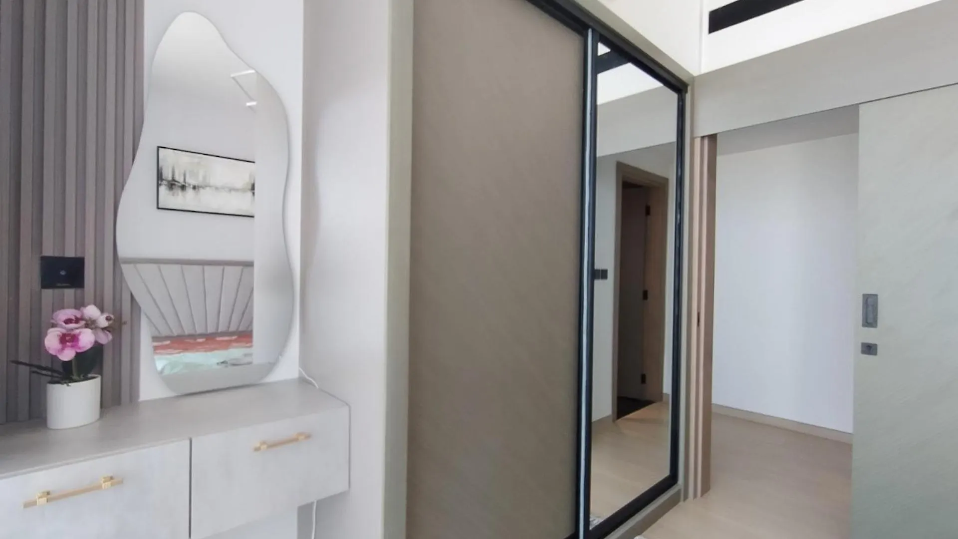 Rbe Vacation Homes-Enjoy Marina View- Binghatti Corner Dubai Apartment