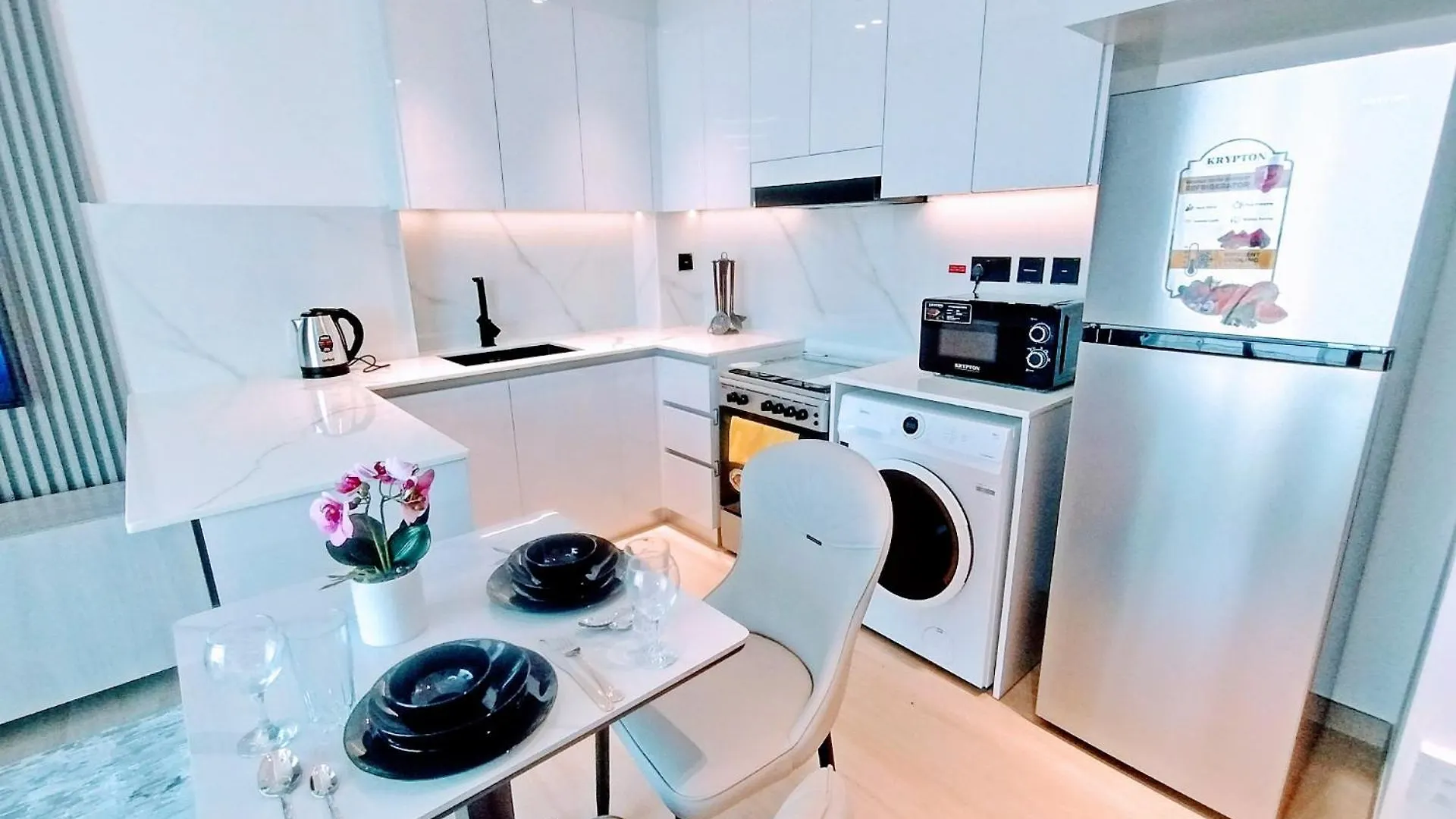 Rbe Vacation Homes-Enjoy Marina View- Binghatti Corner Dubai Apartment